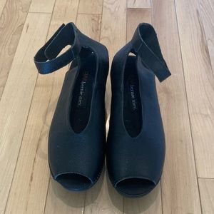 Bernie Mev Mely Peep Toe Sandals - Size 39